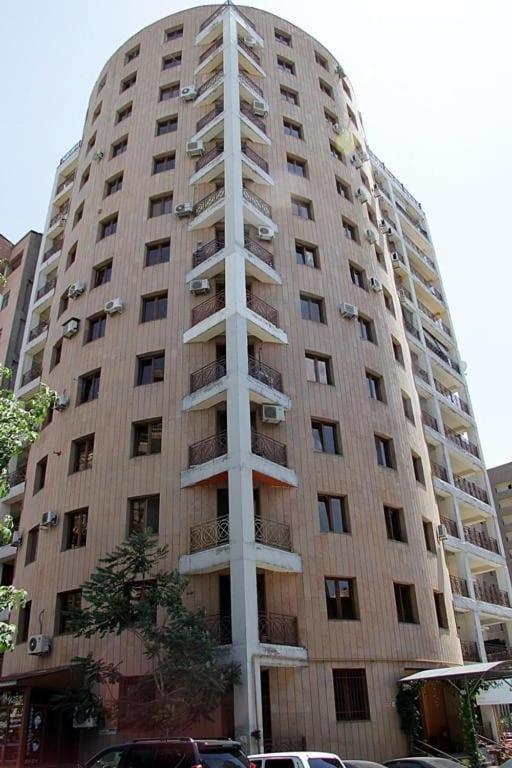 Lux 2 Bedrooms 2 Bathrooms , Open Balcony In The Center Of , Near Malibu Park Apartment *