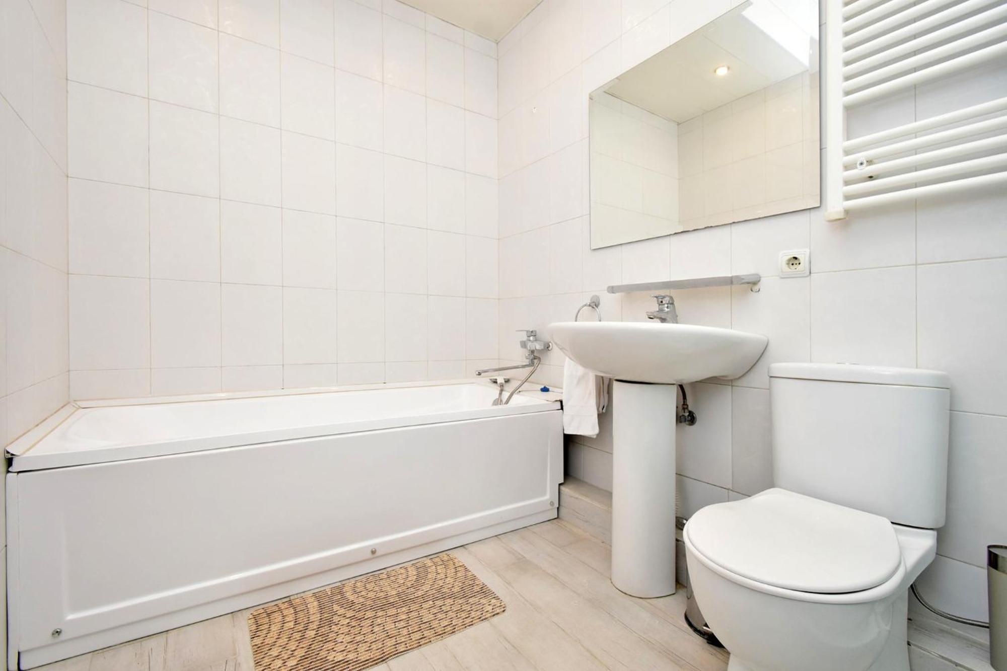 Lux 2 Bedrooms 2 Bathrooms , Open Balcony In The Center Of , Near Malibu Park
