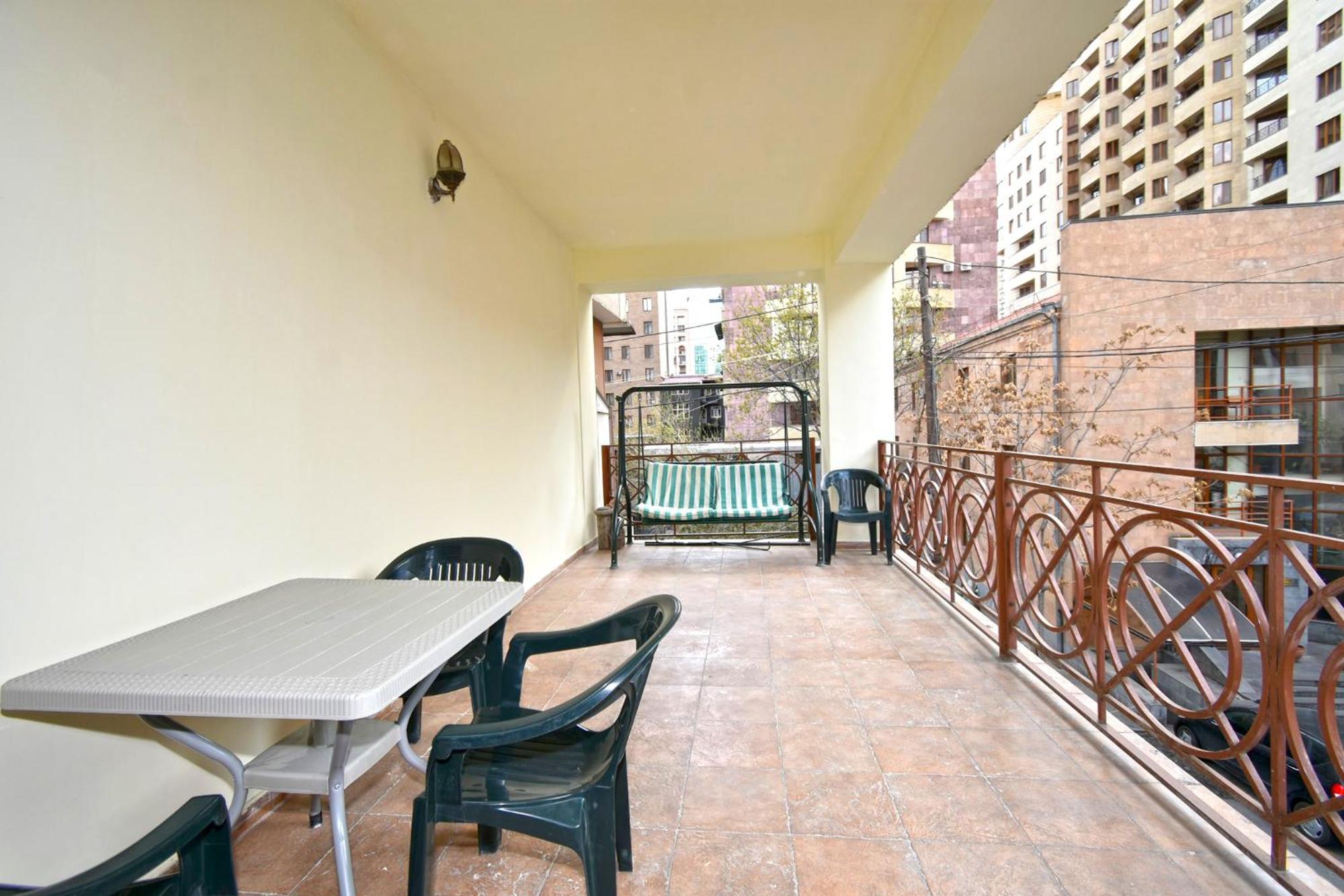 Apartment Lux 2 Bedrooms 2 Bathrooms , Open Balcony In The Center Of , Near Malibu Park *