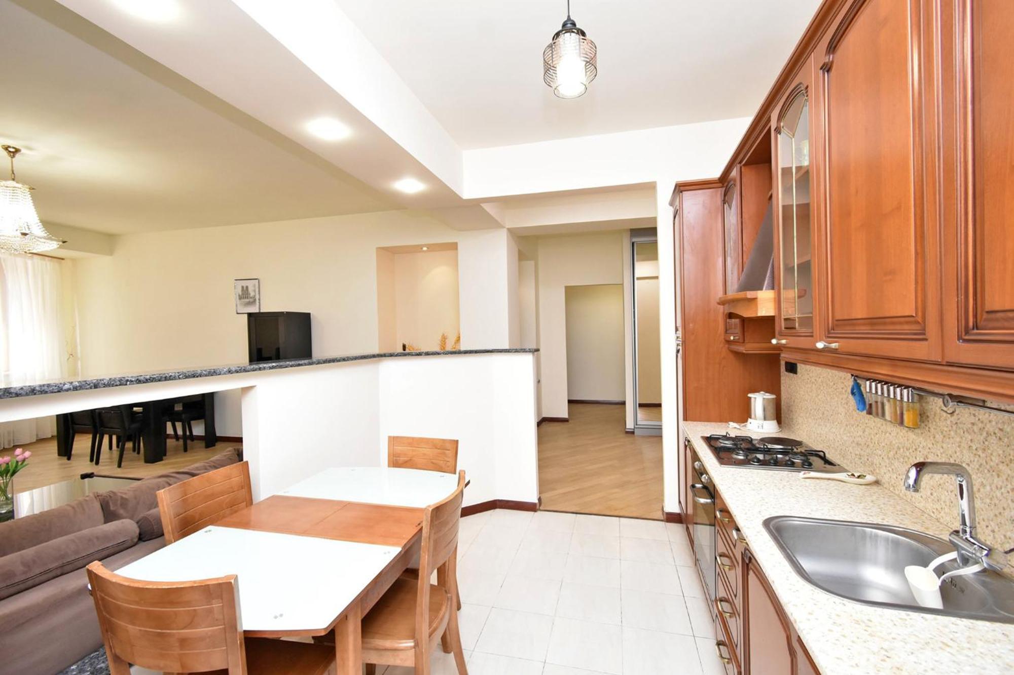 Lux 2 Bedrooms 2 Bathrooms , Open Balcony In The Center Of , Near Malibu Park